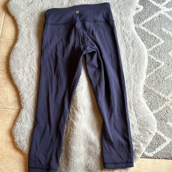 Three pair of Lululemon leggings, various lengths, size small - Picture 7 of 10